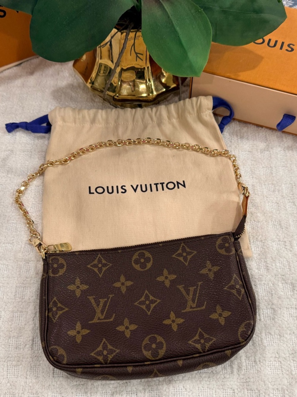 Louis Vuitton Monogram Chain Pochette in EUC! With Box, Dustbag - Picture 2 of 12
